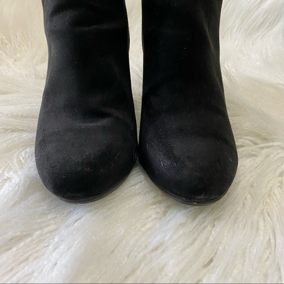 Black suede wedge bootie size 7W - Picture 2 of 10